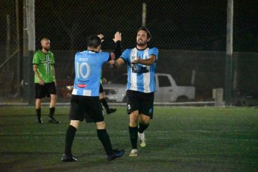 Festejo de Olympique de Mareo. Equipo que lidera la tabla